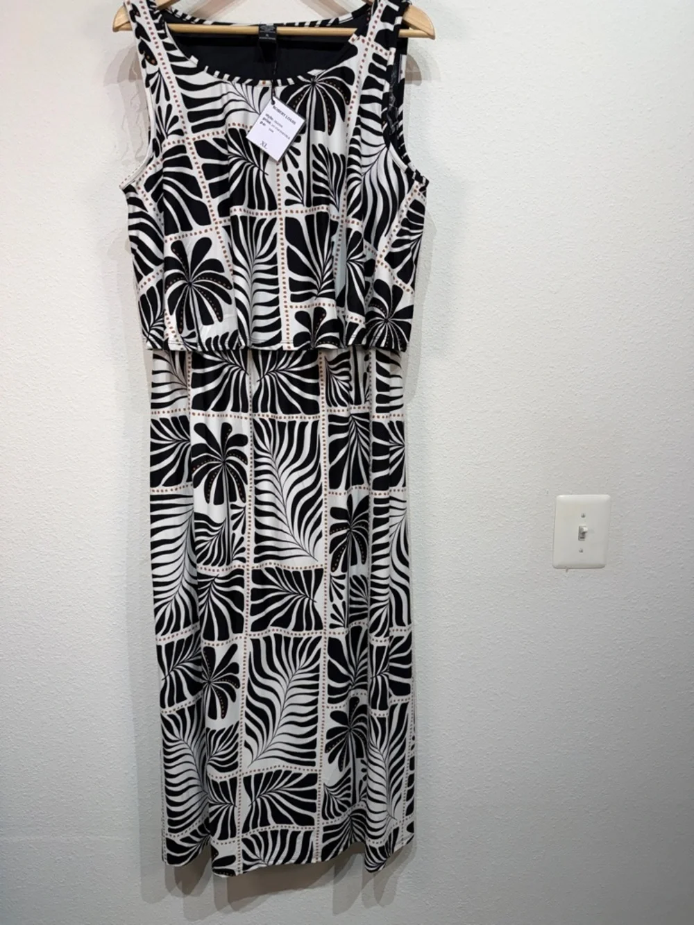 Robert Louis NWT XL Black & White Floral Graphic Maxi Dress - Picture 2 of 11